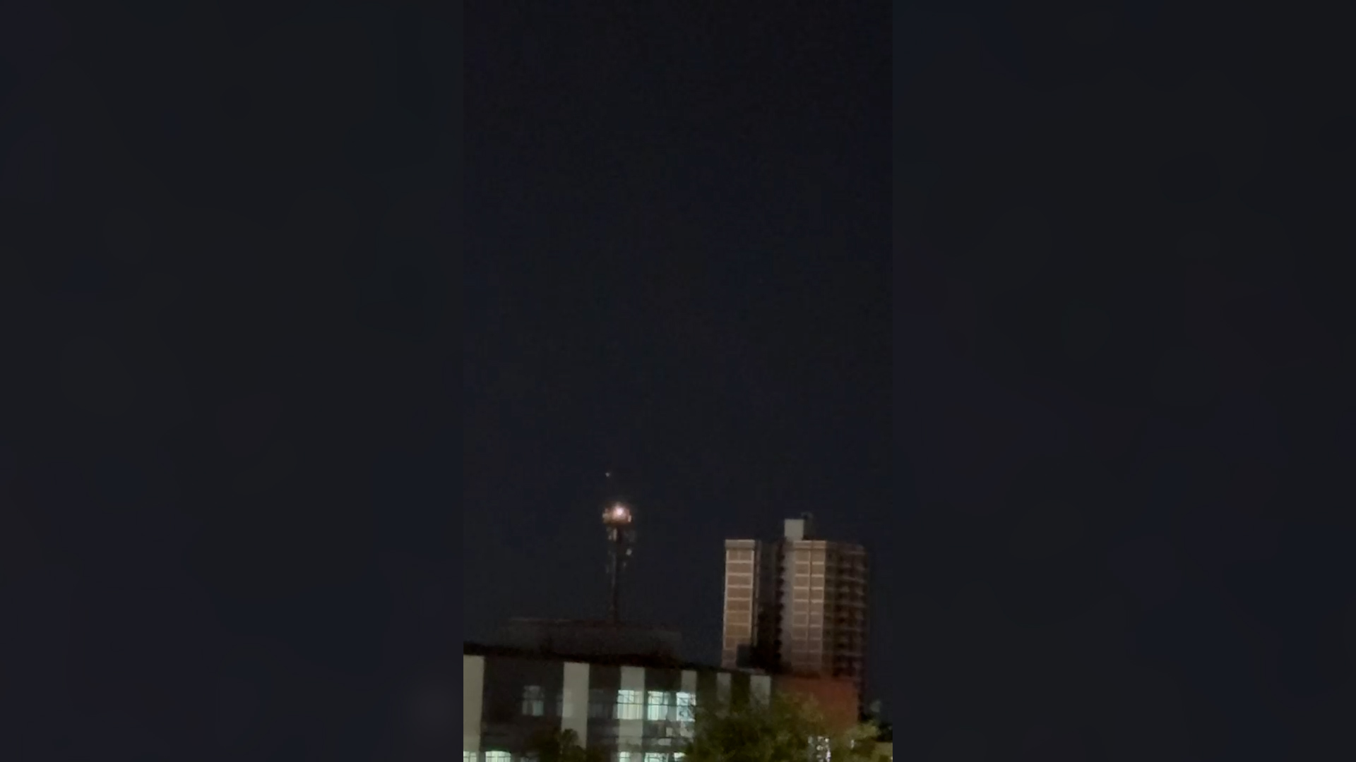 OVNIs em Cascavel? Luzes misteriosas no céu intrigam moradores próximo à Unipar