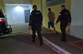 Gol com registro de furto é recuperado durante abordagem na BR-467 em Cascavel; homem é detido Gol com registro de furto é recuperado durante abordagem na BR-467 em Cascavel; homem é detido