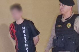 Jovem agride pai e madrasta e é preso pela PM em Céu Azul Jovem agride pai e madrasta e é preso pela PM em Céu Azul