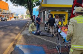 Motociclista fica ferido em Cascavel após colisão com Peugeot na Rua Paraná Motociclista fica ferido em Cascavel após colisão com Peugeot na Rua Paraná