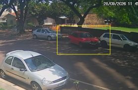 Furto de Volkswagen Gol é registrado por câmeras no Centro de Cascavel