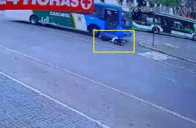 Motociclista sobrevive por pouco após acidente com ônibus no Centro de Cascavel