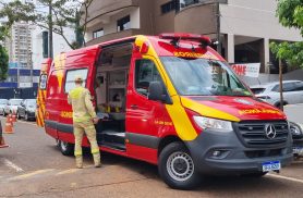 Mulher de 73 anos fica ferida após sofrer queda durante trabalho em hospital de Cascavel