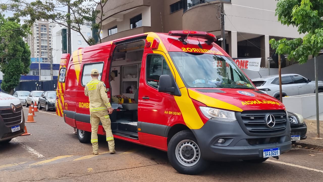 Mulher de 73 anos fica ferida após sofrer queda durante trabalho em hospital de Cascavel