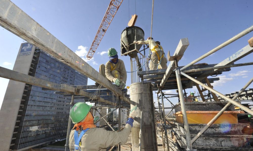 Brasil cria 165,8 mil postos de trabalho em agosto, aponta Caged Imagem referente a Brasil cria 165,8 mil postos de trabalho em agosto, aponta Caged
