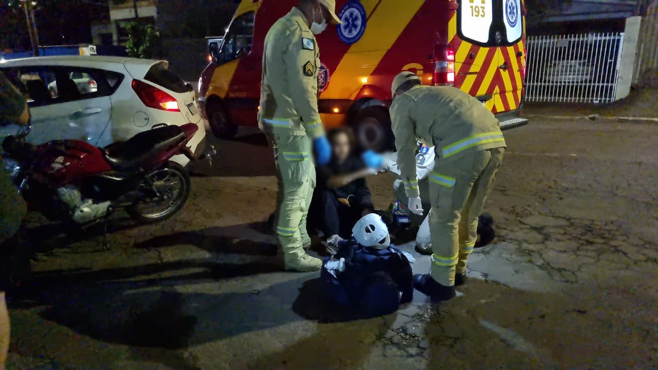 Motociclista fica ferido após colisão com carro durante manobra em Cascavel