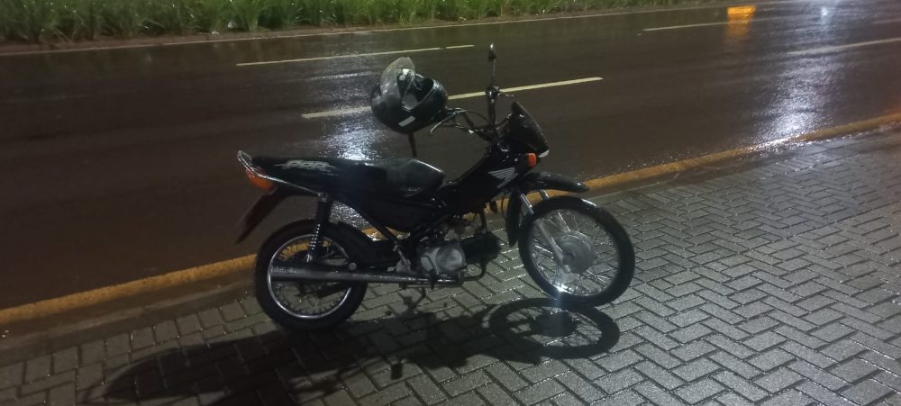 Imagem referente a Moto com registro de furto é localizada pela PM