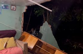 Chuva forte alaga casa, derruba parede e destrói objetos no Bairro Floresta, em Cascavel