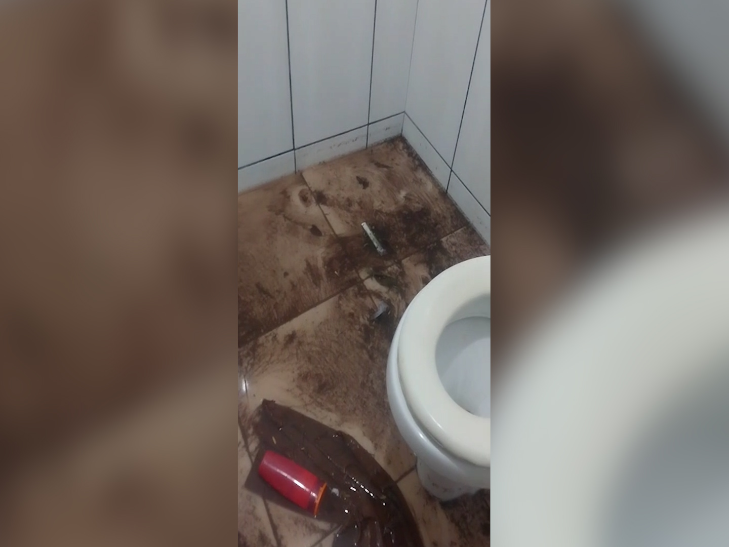 Chuva intensa invade casa de idosas na Rua Itália, em Cascavel