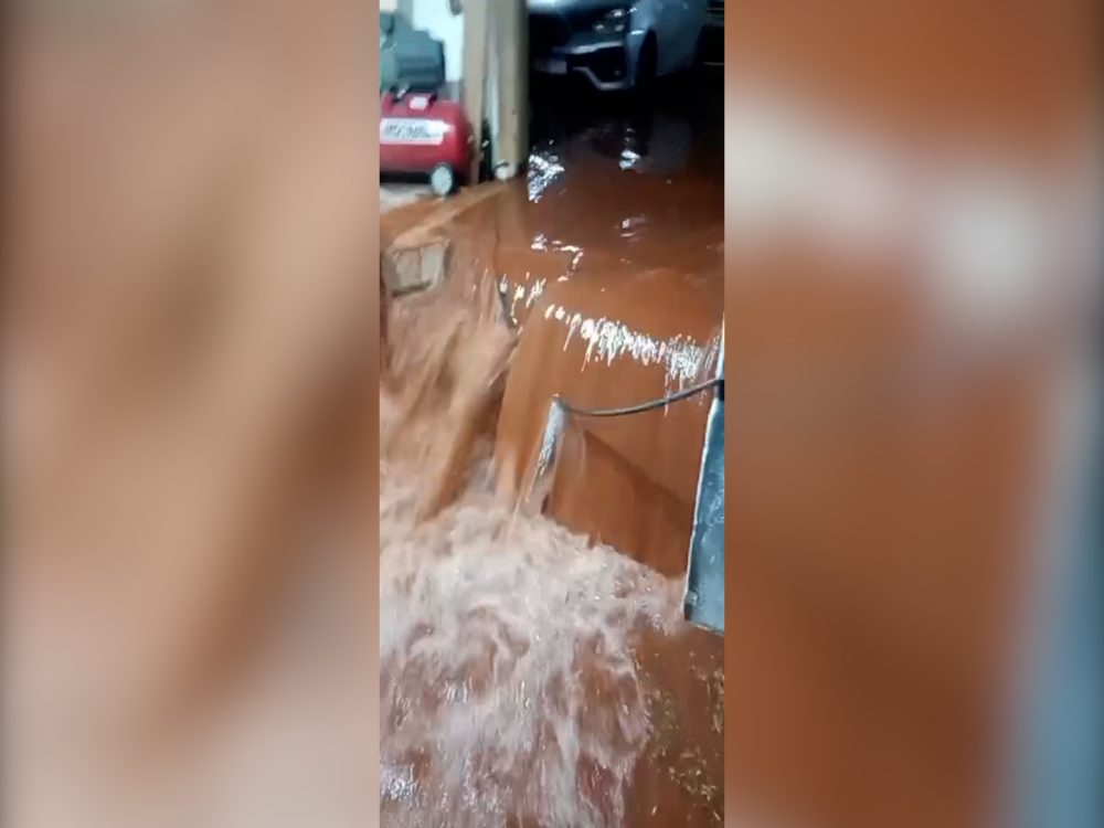 Imagem referente a Cascavel registra 77 mm de chuva e temporal provoca destruição