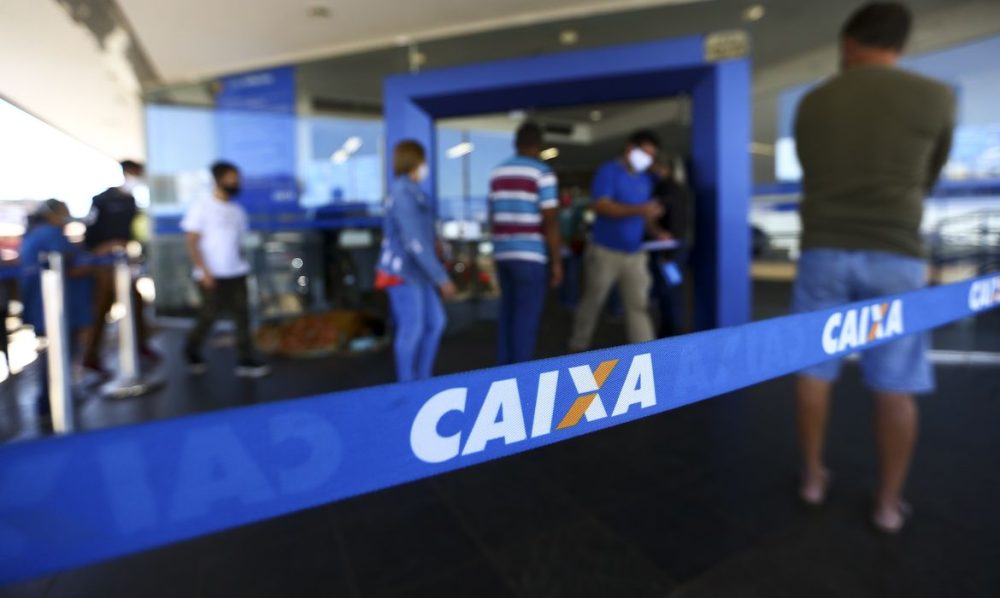 Imagem referente a Beneficiários com NIS de final 0 recebem Bolsa Família de setembro