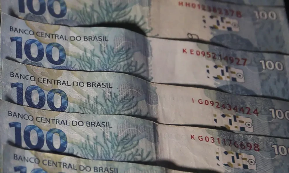 Imagem referente a Contas públicas têm déficit de R$ 10 bilhões em agosto