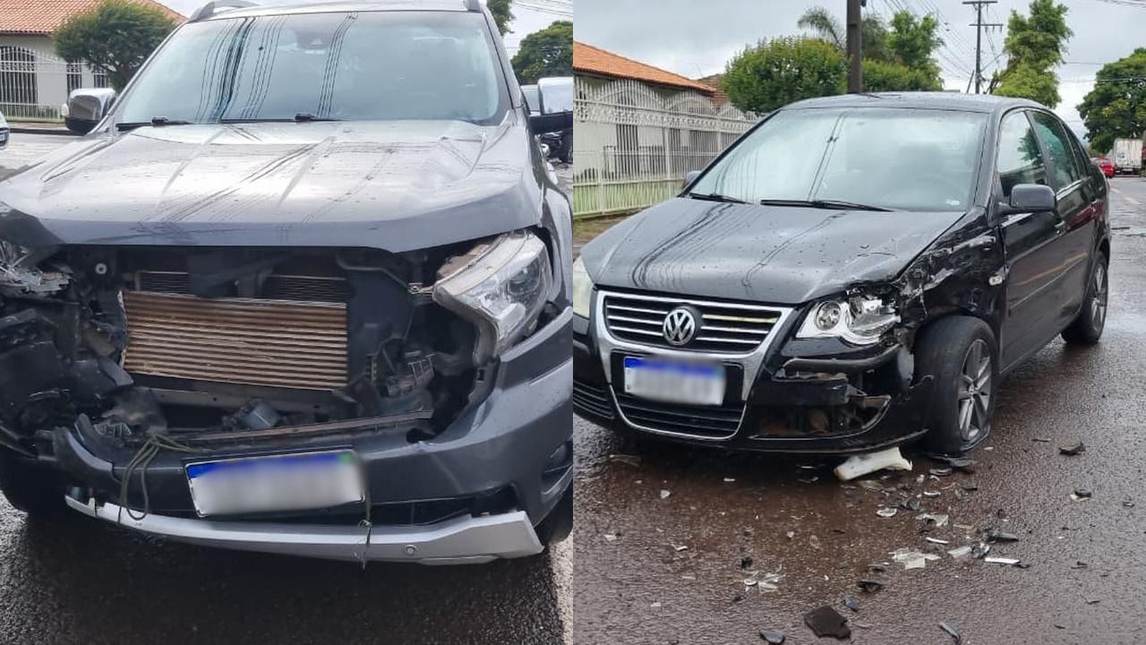 Carro e caminhonete batem no Bairro Maria Luiza