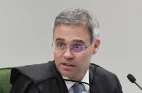 Mendonça vota para manter decisão de retirar posts de Nossa Senhora