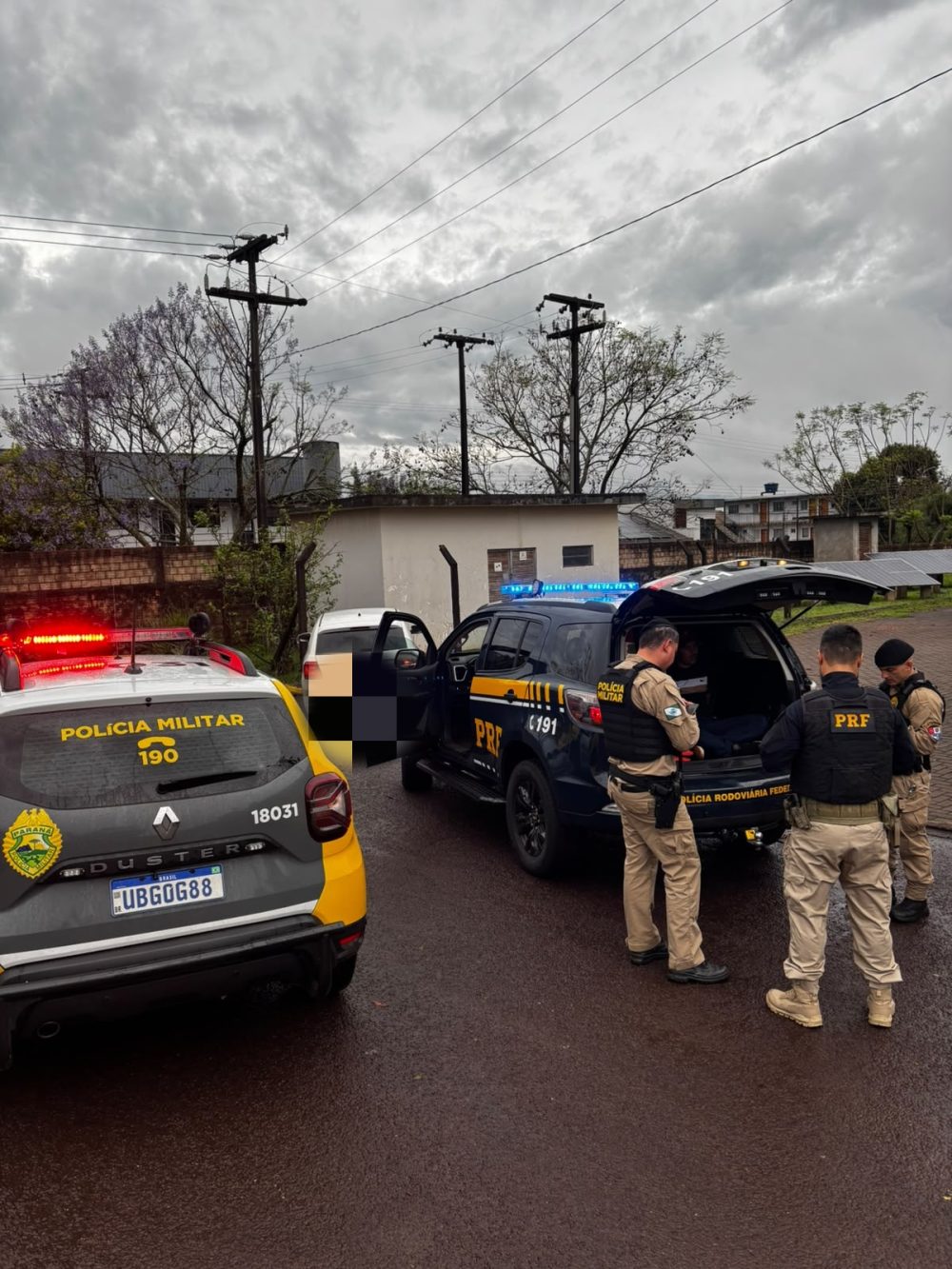Imagem referente a PRF apreende 156 kg de maconha após perseguição em Cascavel