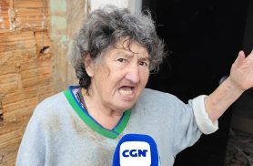 "Depois que vimos o muro caído, percebemos que a casa estava alagando", afirma moradora