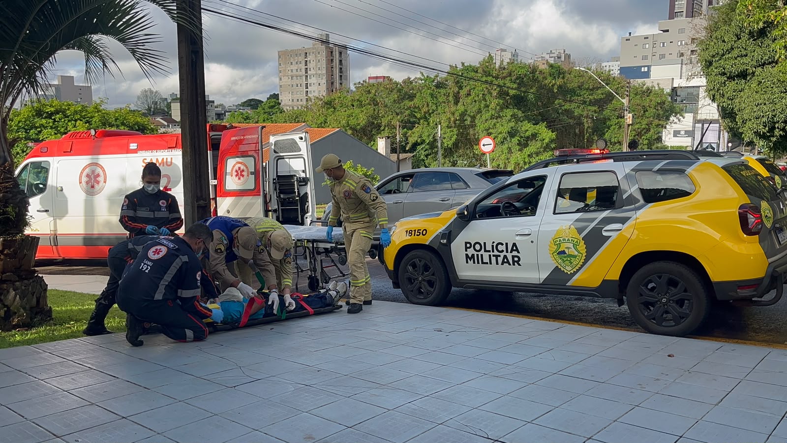 Morador de rua leva pauladas na cabeça, foge de bike e desiste no Cancelli