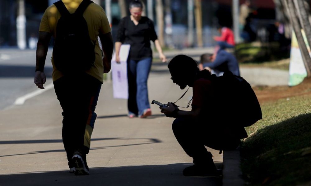 Percentual de jovens nem-nem no Brasil cai para 22,4%, mostra estudo Imagem referente a Percentual de jovens nem-nem no Brasil cai para 22,4%, mostra estudo