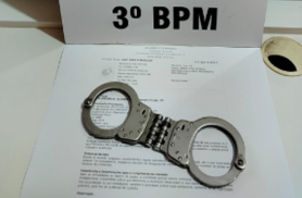 Mandado de prisão é cumprido pela PM durante abordagem em Itapejara do Oeste