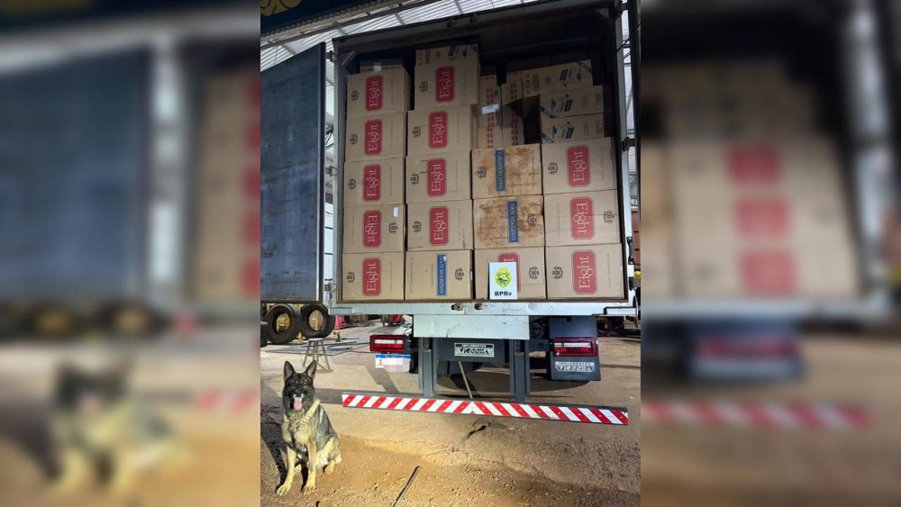 Imagem referente a Caminhão-baú com 40 mil pacotes de cigarros contrabandeados é apreendido na PR-486