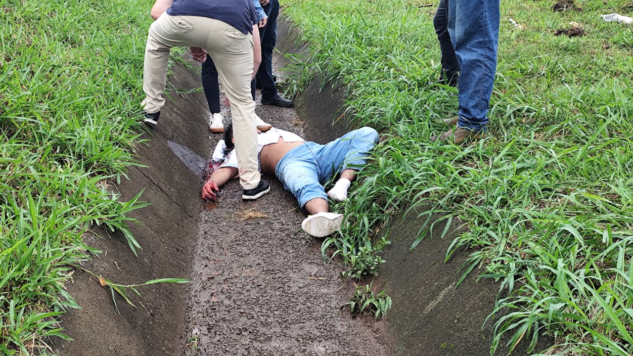 Motorista é ejetado durante capotamento e sofre ferimentos graves na PRC-467