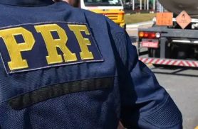 Acidente entre dois caminhões e uma moto deixa motociclista ferido na BR-277 Acidente entre dois caminhões e uma moto deixa motociclista ferido na BR-277