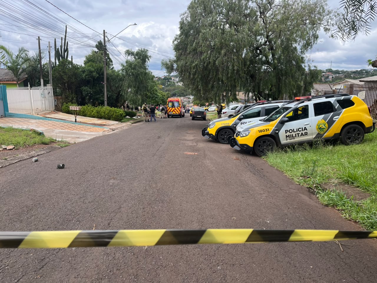 Homem em surto e abstinência é contido pela PM após ex-companheira acionar socorro em Cascavel