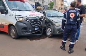 Ambulância do Samu se envolve em acidente de trânsito no Centro de Cascavel