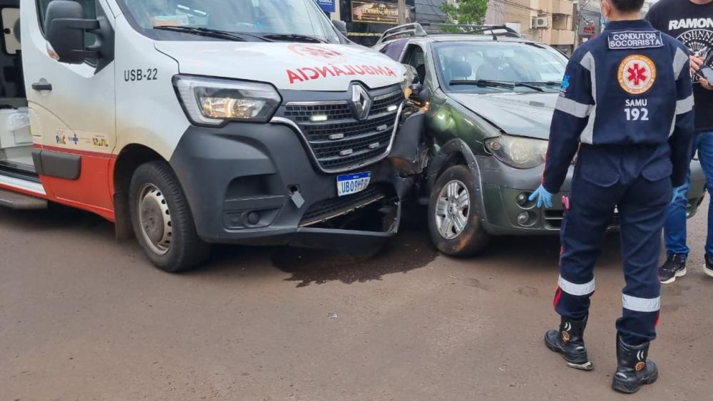 Imagem referente a Consamu se manifesta após acidente envolvendo ambulância no Centro de Cascavel