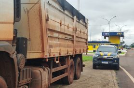 PRF flagra caminhão carregando mais que o dobro do peso permitido