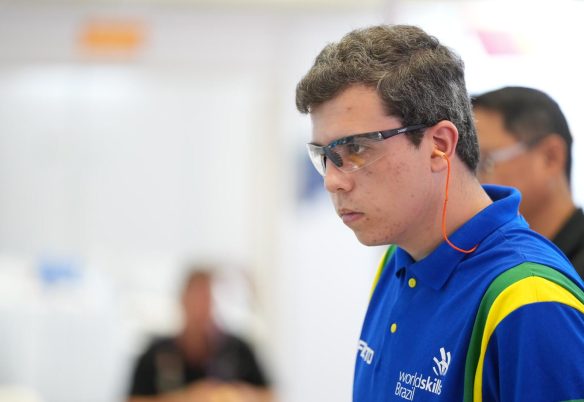 Cascavelense conquista Medalha de Excelência na WorldSkills 2026 no Mundial em Xangai