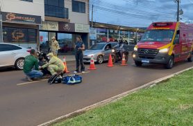 Acidente na Avenida Rocha Pombo em Cascavel deixa motociclista ferido e com suspeita de fratura