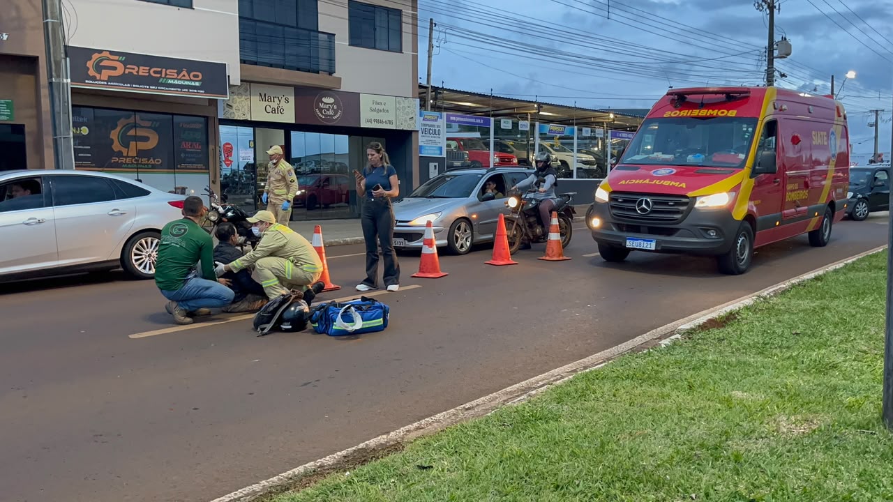 Acidente na Avenida Rocha Pombo em Cascavel deixa motociclista ferido e com suspeita de fratura