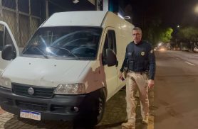 PRF aborda furgão na BR-277 e encontra maconha escondida sob produtos em Cascavel
