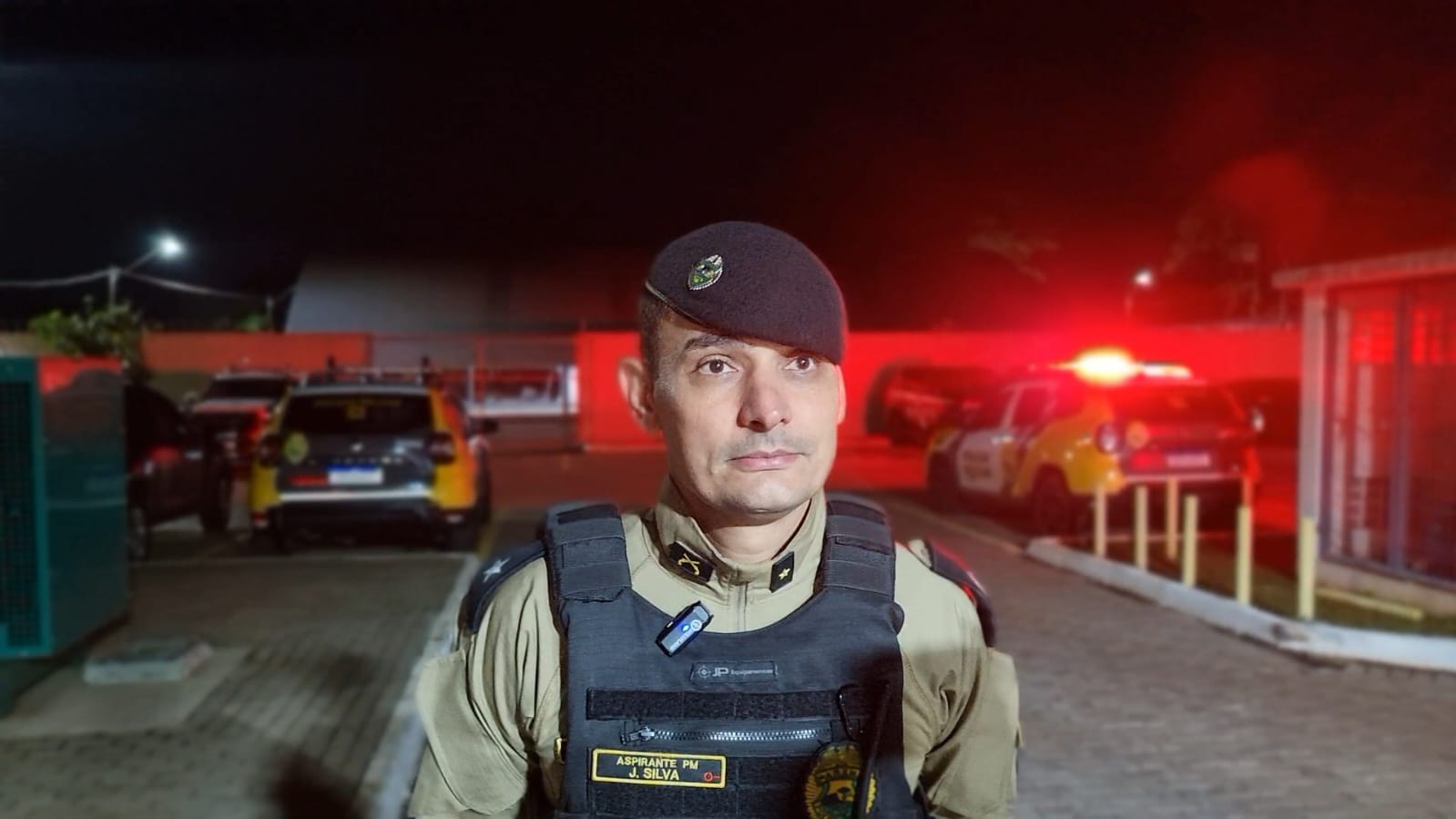 Tenente J. Silva da PM, detalha ocorrência que terminou com arma apreendida e quatro encaminhados à Delegacia, em Cascavel