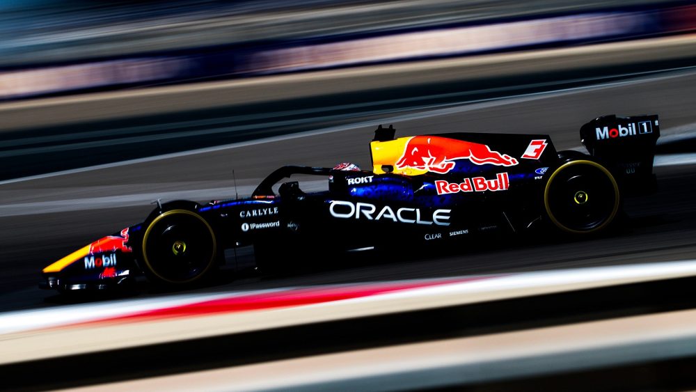 Imagem referente a Verstappen lidera primeiro treino do GP do Bahrein, realizado na Malásia