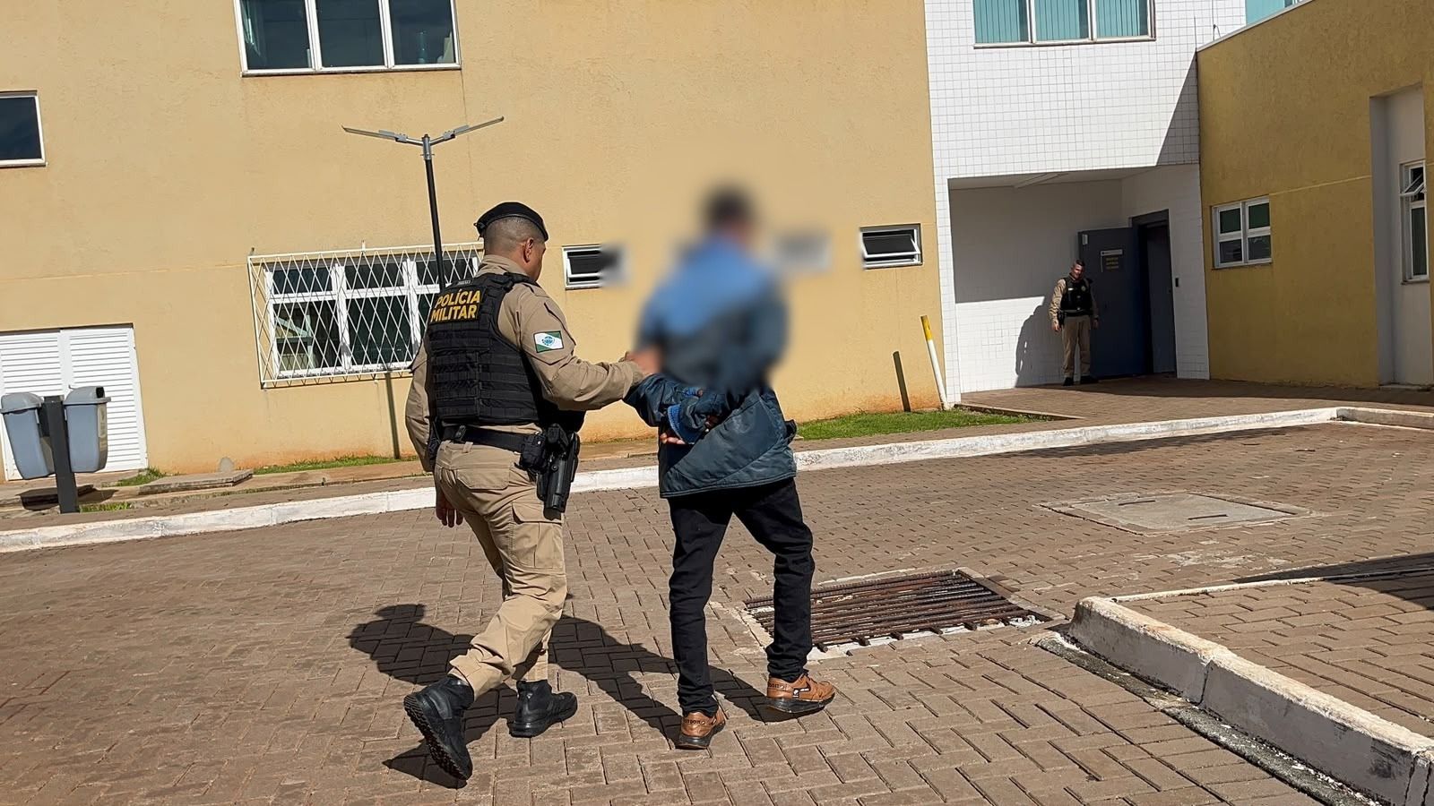 Mulher corre até a Base da PM para pedir ajuda e suspeito acaba detido