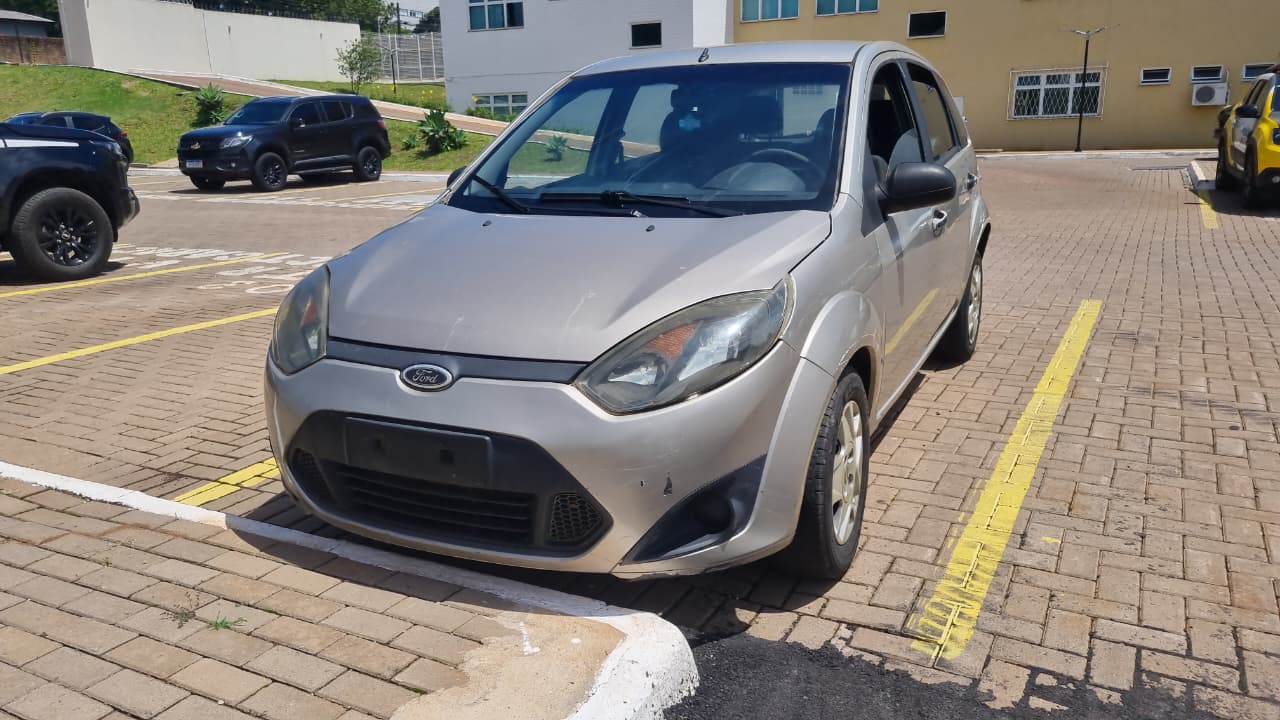 Carro que teria sido furtado durante teste drive há um mês é recuperado pelo proprietário