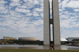 Presidente do Senado marca para segunda votação do fim da escala 6x1