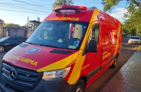 Idosa fica ferida ao cair, bater a cabeça e ferir o olho em casa, no Parque São Paulo, em Cascavel