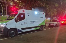 Colisão lateral entre dois carros é registrada na Avenida Brasil, em Cascavel