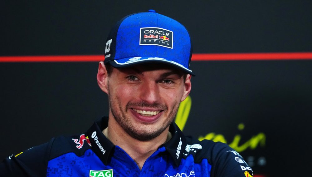 Imagem referente a Verstappen mira primeira vitória de 2026 após pole na Malásia