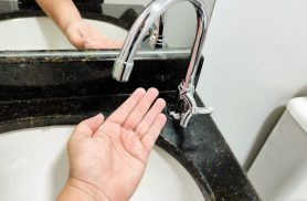 Moradores do Ecopark relatam falta de água; Sanepar prevê normalização ainda nesta manhã