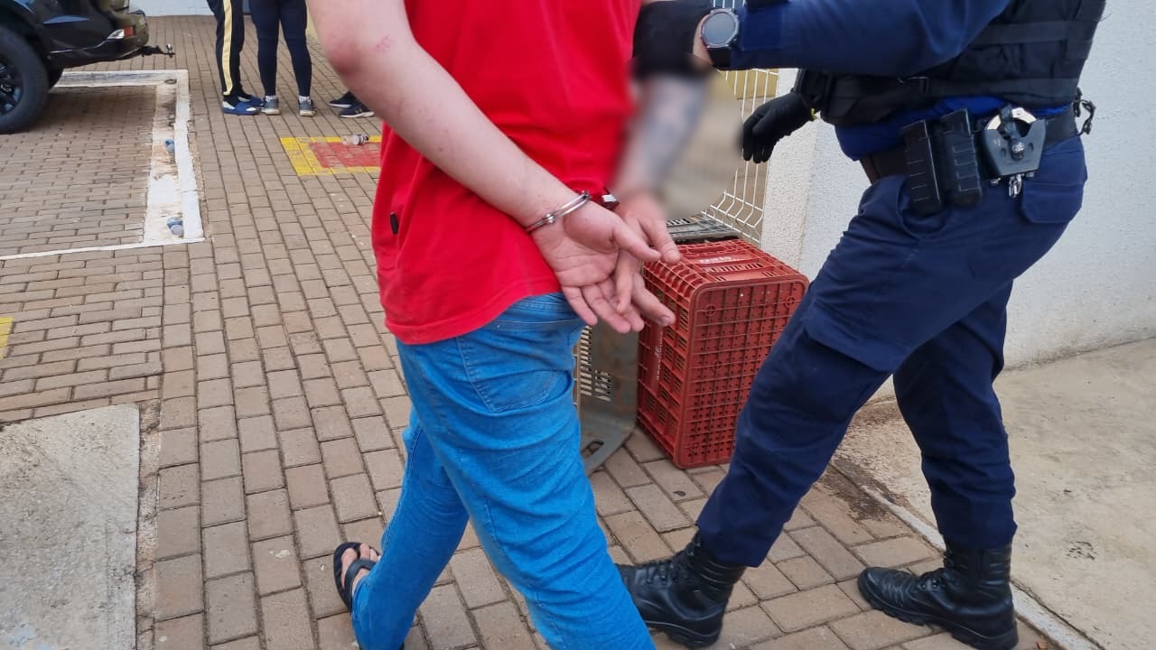 Mulher denuncia agressões e homem é preso pela Guarda Municipal no Santa Felicidade