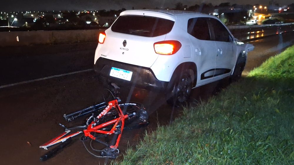 Imagem referente a Ciclista de 48 anos fica ferido após ser atropelado por Mobi na BR-467, em Cascavel