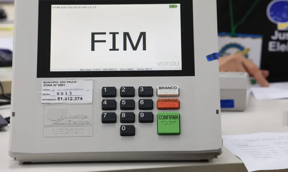 TSE registra 421 urnas substituídas nas primeiras 2 horas de votação Imagem referente a TSE registra 421 urnas substituídas nas primeiras 2 horas de votação