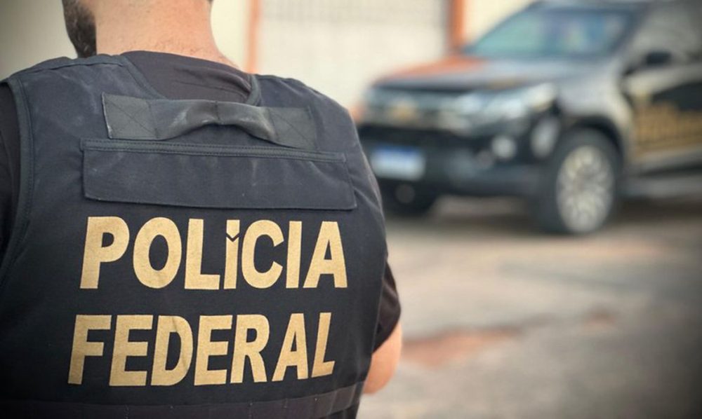 Imagem referente a PF investiga uso de broches com câmera para gravar votos