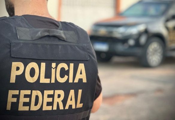 PF investiga uso de broches com câmera para gravar votos
