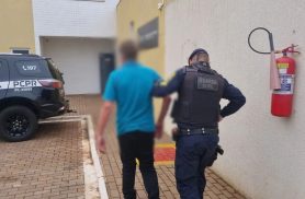 Homem é detido após quase colidir com viatura da Guarda Municipal no Santo Onofre, em Cascavel