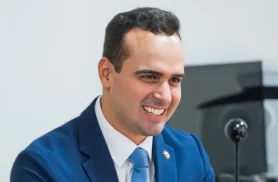 Lucas Ribeiro é reeleito governador da Paraíba no primeiro turno